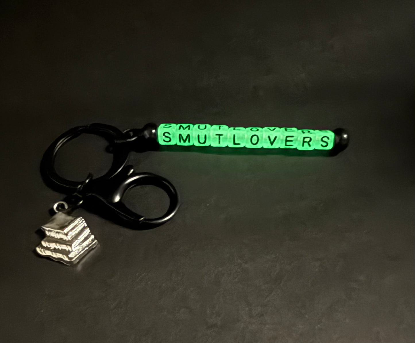 Smut lovers Glow in the Dark